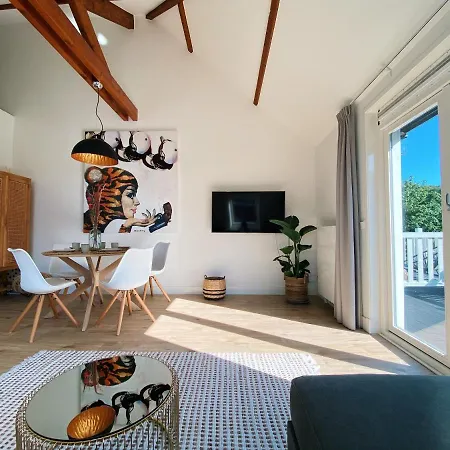 Apartment Luxurious Historical Loft Close To The Beach!!