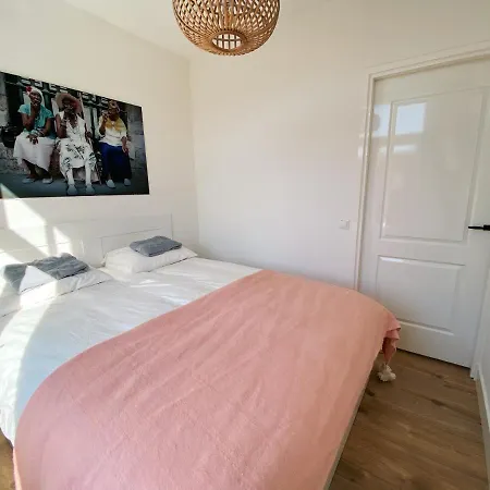 Luxurious Historical Loft Close To The Beach!! Apartment