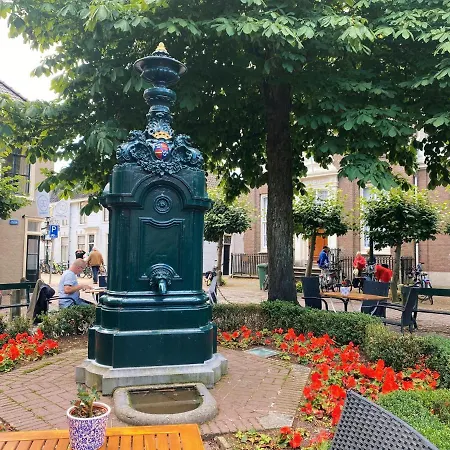 Luxurious Historical Loft Close To The Beach!!