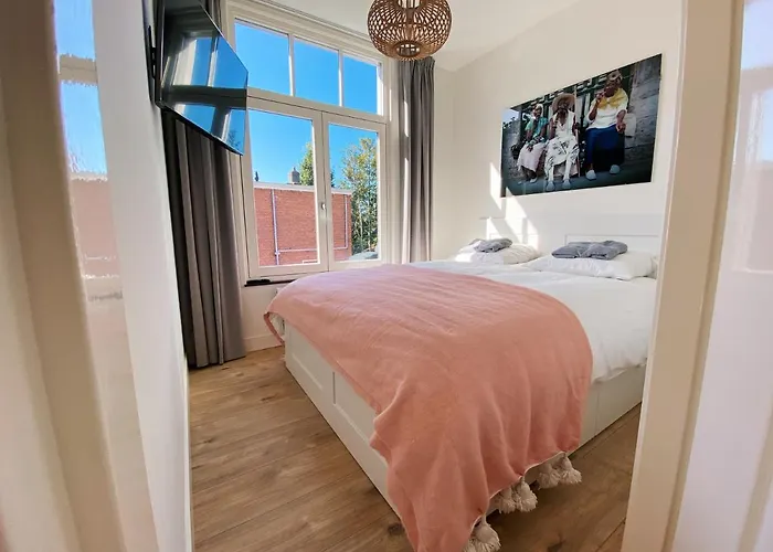 Luxurious Historical Loft Close To The Beach!! Apartamento Wassenaar