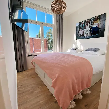 Luxurious Historical Loft Close To The Beach!! Διαμέρισμα Wassenaar